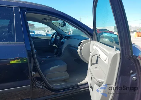 2017 Chevrolet Traverse Ls z USA, uszkodzony, nr VIN 1GNKRFED2HJ203093